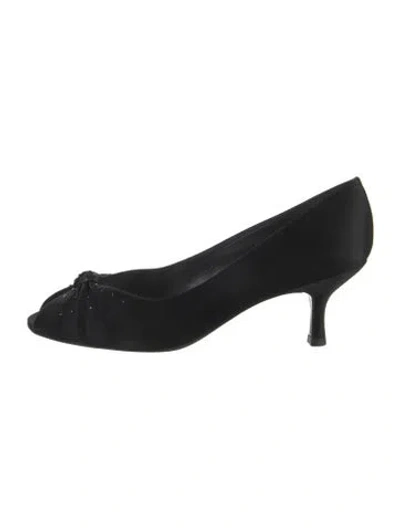 Pre-owned Stuart Weitzman Satin Bow Accents Pumps In Black
