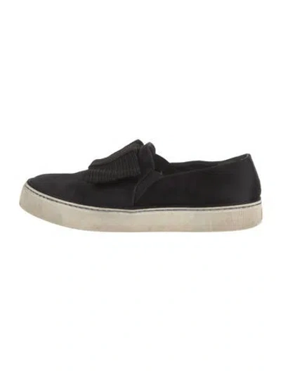 Pre-owned Stuart Weitzman Satin Bow Accents Sneakers In Black