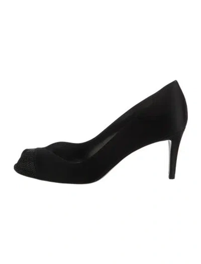 Pre-owned Stuart Weitzman Satin Crystal Embellishments Pumps In Black