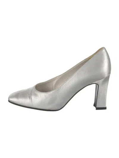 Pre-owned Stuart Weitzman Satin Pumps