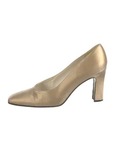 Pre-owned Stuart Weitzman Satin Pumps
