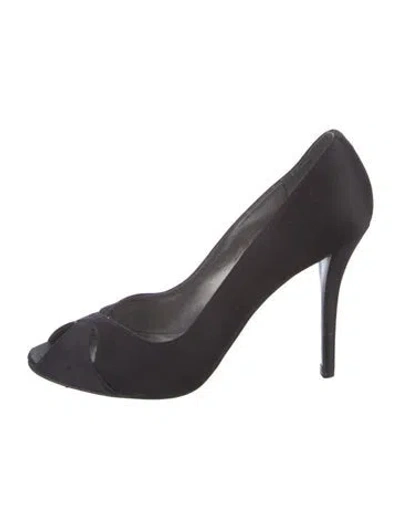 Pre-owned Stuart Weitzman Satin Pumps In Black