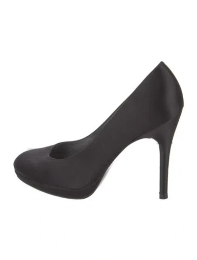 Pre-owned Stuart Weitzman Satin Pumps In Black