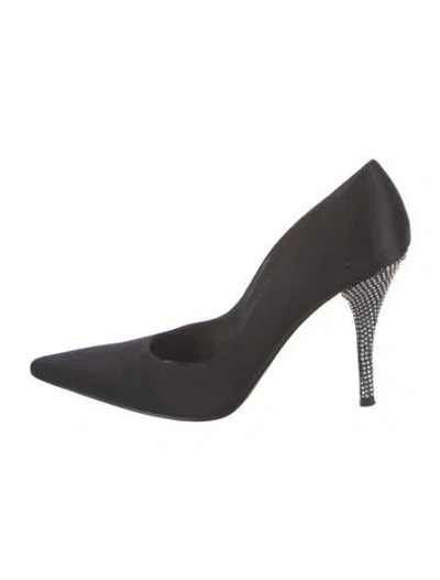 Pre-owned Stuart Weitzman Satin Pumps In Black