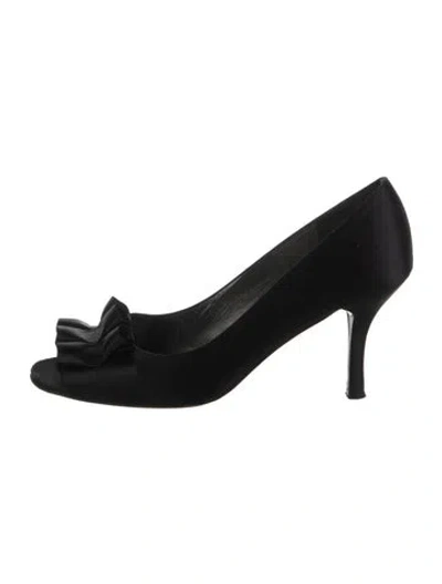 Pre-owned Stuart Weitzman Satin Pumps In Black