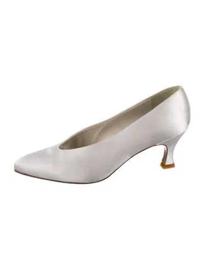Pre-owned Stuart Weitzman Satin Pumps In Gray