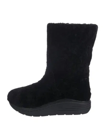 Pre-owned Stuart Weitzman Shearling Boots In Black