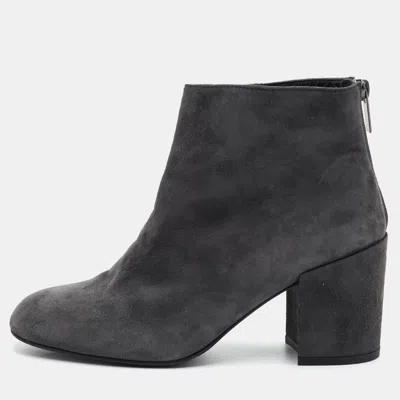 Pre-owned Stuart Weitzman Size 37 Dark Grey Suede Ankle Length Boots In Gray