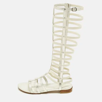 Pre-owned Stuart Weitzman Size 37.5 Metallic Leather Gladiator Flat Sandals In Silver
