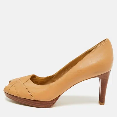 Pre-owned Stuart Weitzman Size 39 Beige Leather Platform Peep Toe Pumps In Sand