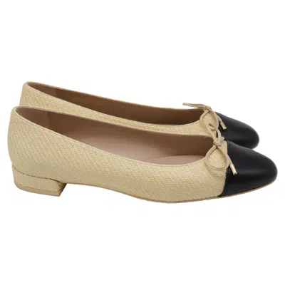 Stuart Weitzman Sleek Bow Ballet Flats In Cream Raffia In Neutral