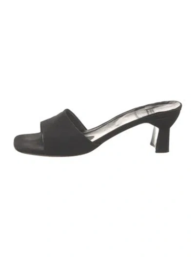 Pre-owned Stuart Weitzman Slides In Black