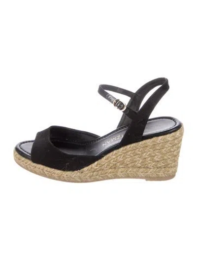 Pre-owned Stuart Weitzman Slingback Pumps In Black
