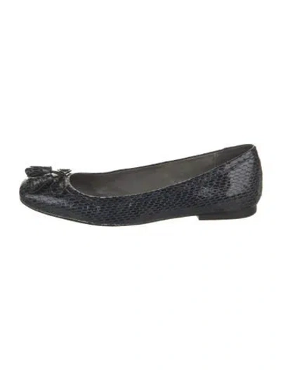 Pre-owned Stuart Weitzman Snakeskin Bow Accents Ballet Flats In Black