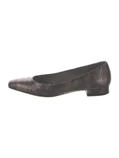 Pre-owned Stuart Weitzman Snakeskin Flats In Gray