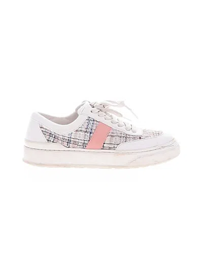 Pre-owned Stuart Weitzman Sneakers In White