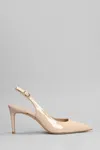 Stuart Weitzman Stuart Power Slgbk 7 Pumps In Beige Patent Leather In Beige