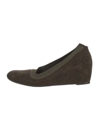 Pre-owned Stuart Weitzman Suede Ballet Flats In Green