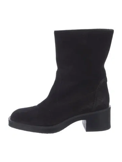 Pre-owned Stuart Weitzman Suede Boots In Black