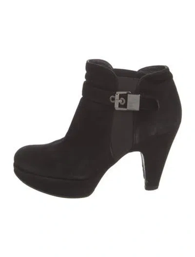 Pre-owned Stuart Weitzman Suede Boots In Black