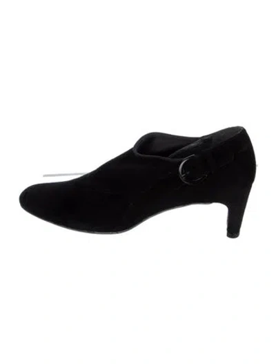 Pre-owned Stuart Weitzman Suede Boots In Black