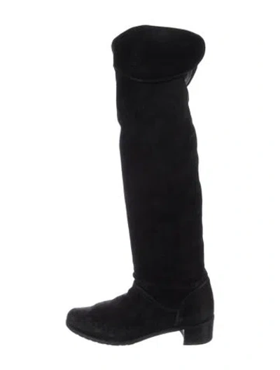 Pre-owned Stuart Weitzman Suede Boots In Black