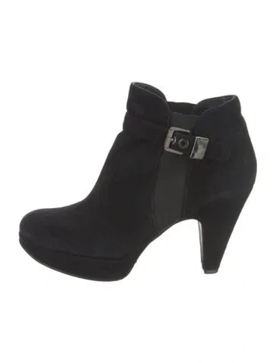 Pre-owned Stuart Weitzman Suede Boots In Black