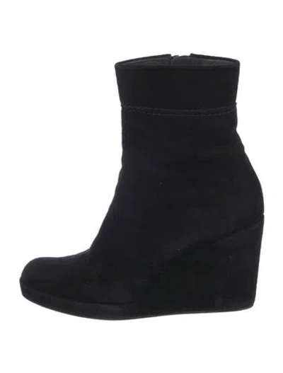 Pre-owned Stuart Weitzman Suede Boots In Black