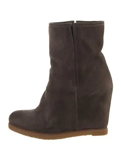 Pre-owned Stuart Weitzman Suede Boots In Brown