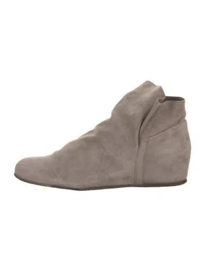 Pre-owned Stuart Weitzman Suede Boots In Gray