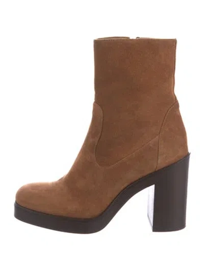 Pre-owned Stuart Weitzman Suede Boots In Neutral