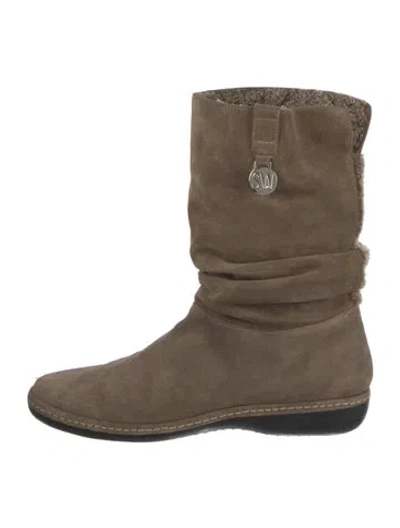 Pre-owned Stuart Weitzman Suede Boots In Neutral