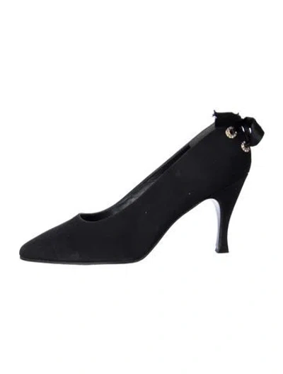 Pre-owned Stuart Weitzman Suede Bow Accents Pumps In Black