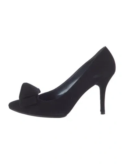 Pre-owned Stuart Weitzman Suede Bow Accents Pumps In Black