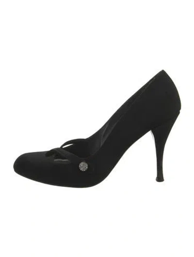 Pre-owned Stuart Weitzman Suede Bow Accents Pumps In Black