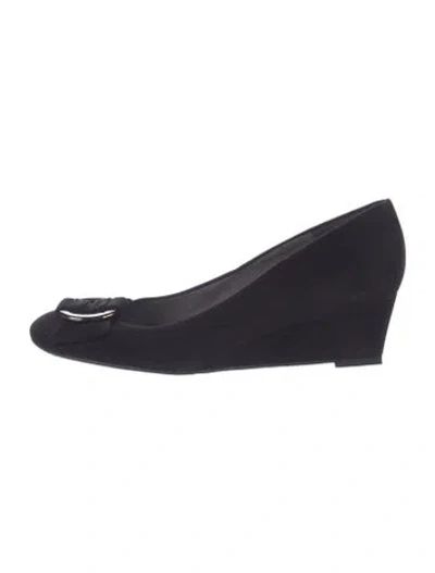 Pre-owned Stuart Weitzman Suede Bow Accents Pumps In Black
