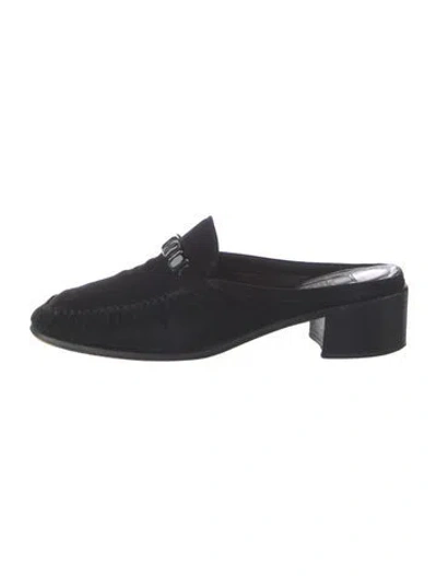 Pre-owned Stuart Weitzman Suede Chain-link Accents Mules In Black/blue