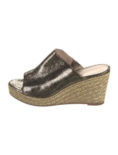 Pre-owned Stuart Weitzman Suede Colorblock Pattern Mules In Gold