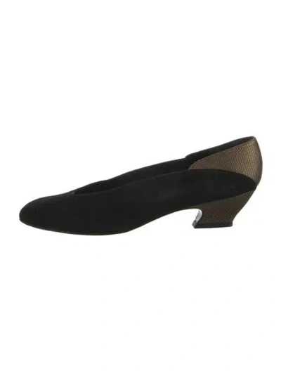 Pre-owned Stuart Weitzman Suede Crystal Embellishments Pumps In Black