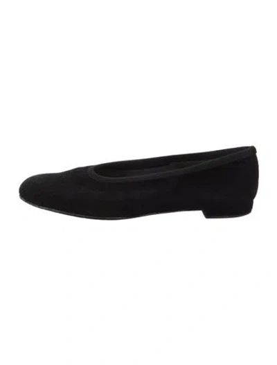 Pre-owned Stuart Weitzman Suede Flats In Black