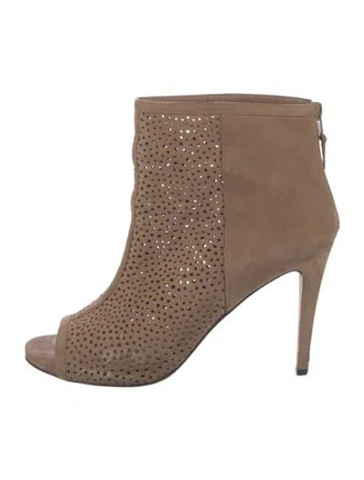 Pre-owned Stuart Weitzman Suede Lasercut Accents Pumps In Brown