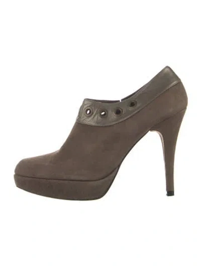 Pre-owned Stuart Weitzman Suede Leather Trim Embellishment Pumps In Gray