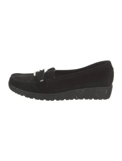 Pre-owned Stuart Weitzman Suede Loafers In Black