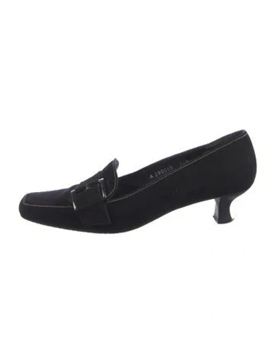 Pre-owned Stuart Weitzman Suede Loafers In Black