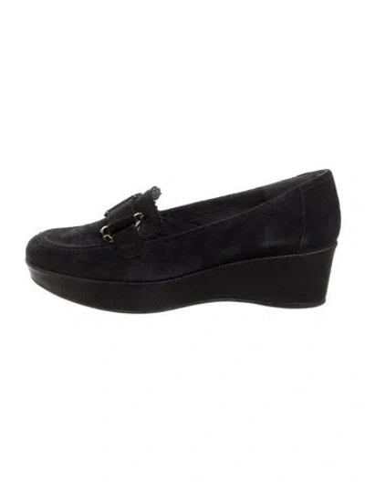 Pre-owned Stuart Weitzman Suede Loafers In Black