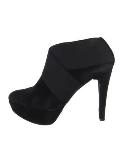 Pre-owned Stuart Weitzman Suede Mules In Black