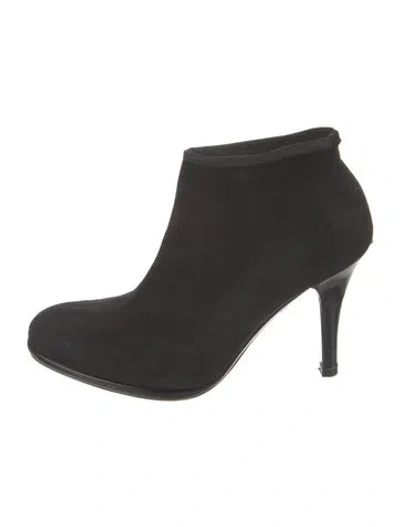 Pre-owned Stuart Weitzman Suede Mules In Black