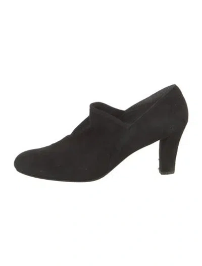 Pre-owned Stuart Weitzman Suede Mules In Black