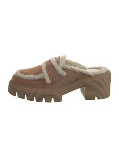Pre-owned Stuart Weitzman Suede Mules In Neutral