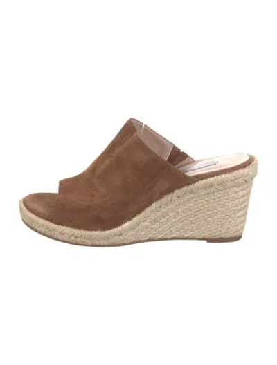 Pre-owned Stuart Weitzman Suede Mules In Pink